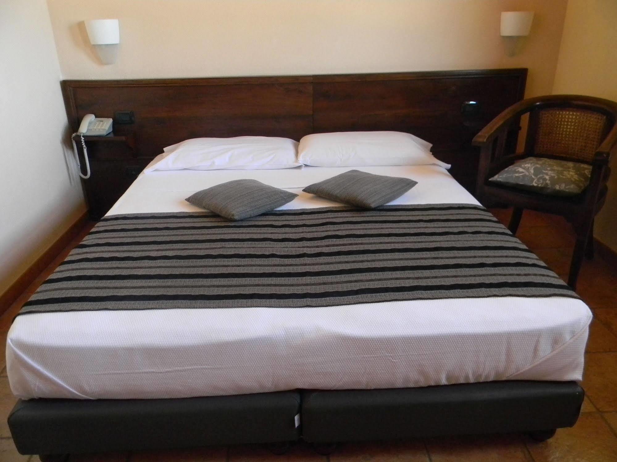 Hotel Sport Village Iglesias Eksteriør bilde
